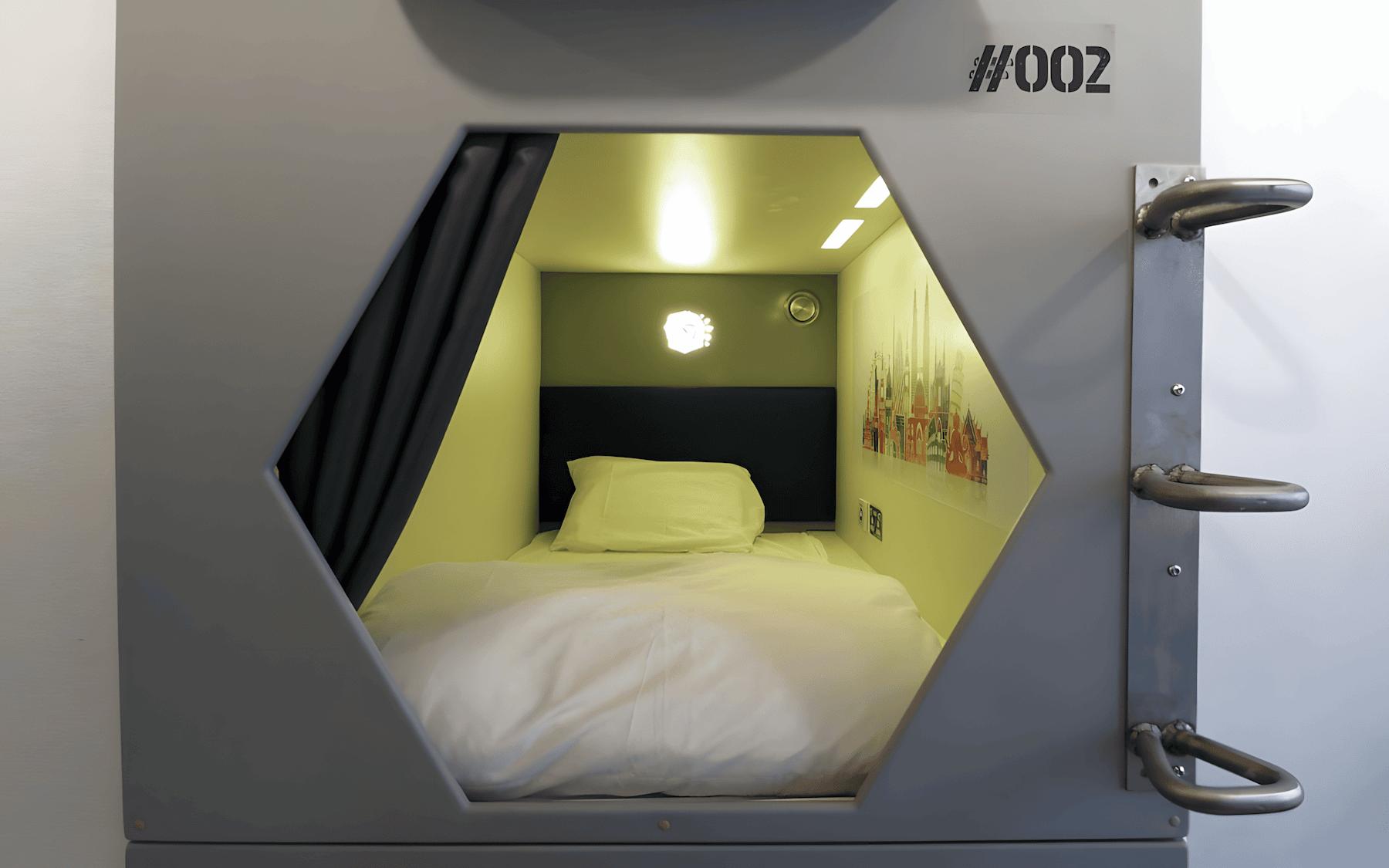 Sleeping capsules